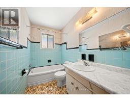 25 GLADSTONE AVENUE - 24