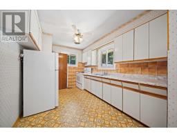 25 GLADSTONE AVENUE - 27