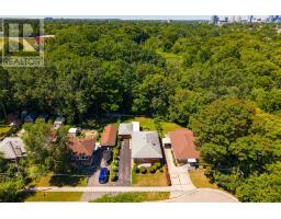 25 GLADSTONE AVENUE - 3