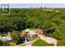25 GLADSTONE AVENUE - 4