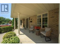 48 LOOKOUT COURT - 2
