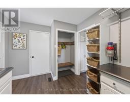 48 LOOKOUT COURT - 23