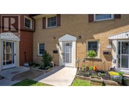 16 ARBOUR GLEN CRESCENT - 1