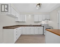 10 - 69 CONWAY DRIVE - 11