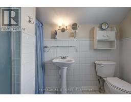 48 CLARENDON CRESCENT - 34