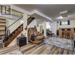 48 CLARENDON CRESCENT - 38