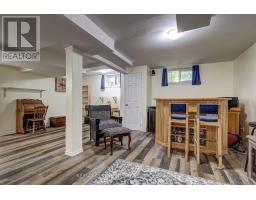 48 CLARENDON CRESCENT - 39
