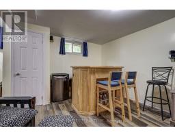 48 CLARENDON CRESCENT - 40