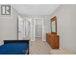 930 SILVERFOX CRESCENT - 32