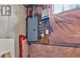 930 SILVERFOX CRESCENT - 37