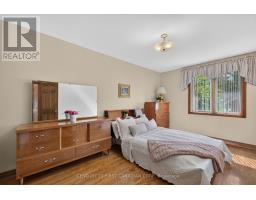 27 STIRRUP COURT - 10