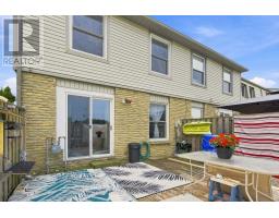 193 DEVERON CRESCENT - 43