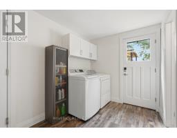 653 VISCOUNT ROAD - 32