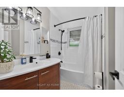 24 TWEEDSMUIR AVENUE - 16