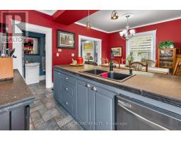 327 WELLINGTON STREET - 15