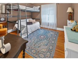 327 WELLINGTON STREET - 26