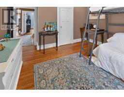 327 WELLINGTON STREET - 27