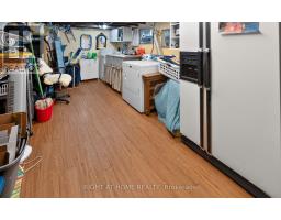 327 WELLINGTON STREET - 30