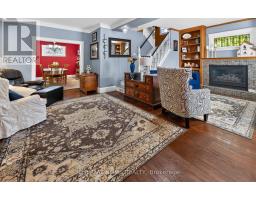 327 WELLINGTON STREET - 5