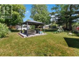 27 DENGATE CRESCENT - 35