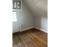 572 OXFORD STREET E - 12
