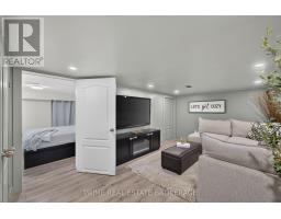 19 GARDEN AVENUE - 21