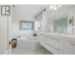 72 ROBINSON LANE - 26