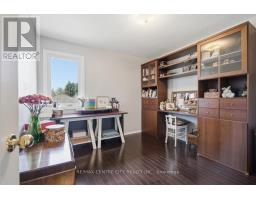 72 ROBINSON LANE - 30