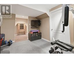 72 ROBINSON LANE - 41