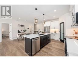 3 - 32 POSTMA CRESCENT - 14