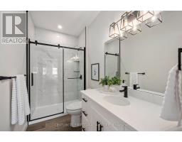 3 - 32 POSTMA CRESCENT - 21