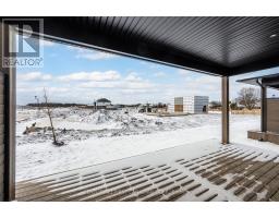 3 - 32 POSTMA CRESCENT - 29