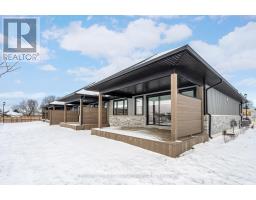 3 - 32 POSTMA CRESCENT - 30