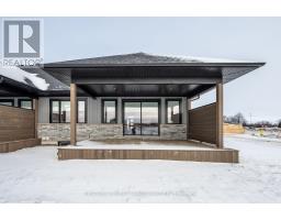 3 - 32 POSTMA CRESCENT - 31