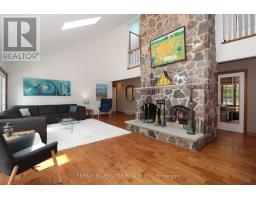 10441 PINETREE DRIVE - 10