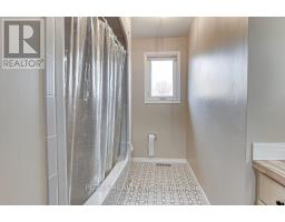 3914 STACEY CRESCENT - 21