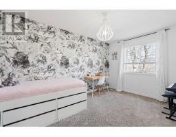 73 YVONNE CRESCENT - 26