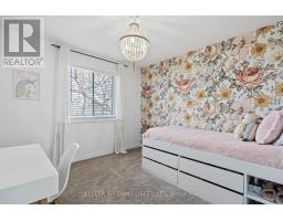 73 YVONNE CRESCENT - 28