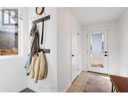 73 YVONNE CRESCENT - 3