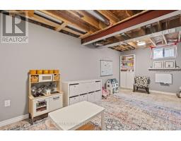 73 YVONNE CRESCENT - 35