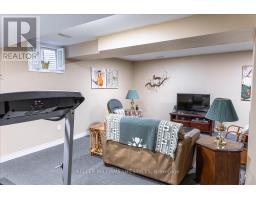 29 - 1478 ADELAIDE STREET N - 39
