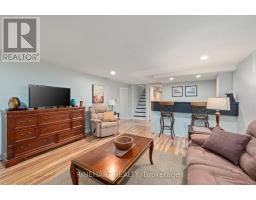 3 GREENFIELD COURT - 16