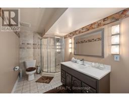 3 GREENFIELD COURT - 22