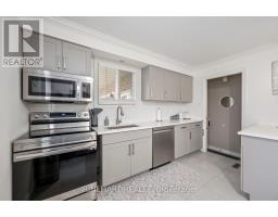 3 GREENFIELD COURT - 8