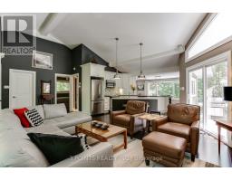 4 FRANCES CRESCENT - 13