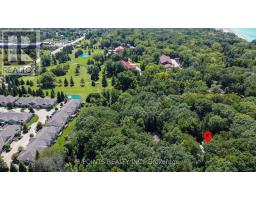 4 FRANCES CRESCENT - 33