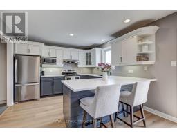 12 REDTAIL COURT - 14