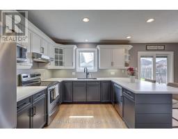 12 REDTAIL COURT - 16