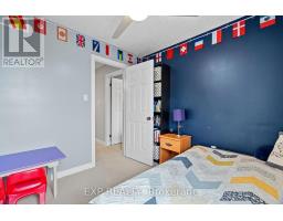 100 RADCLIFFE CRESCENT - 30