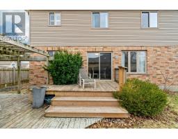 100 RADCLIFFE CRESCENT - 41